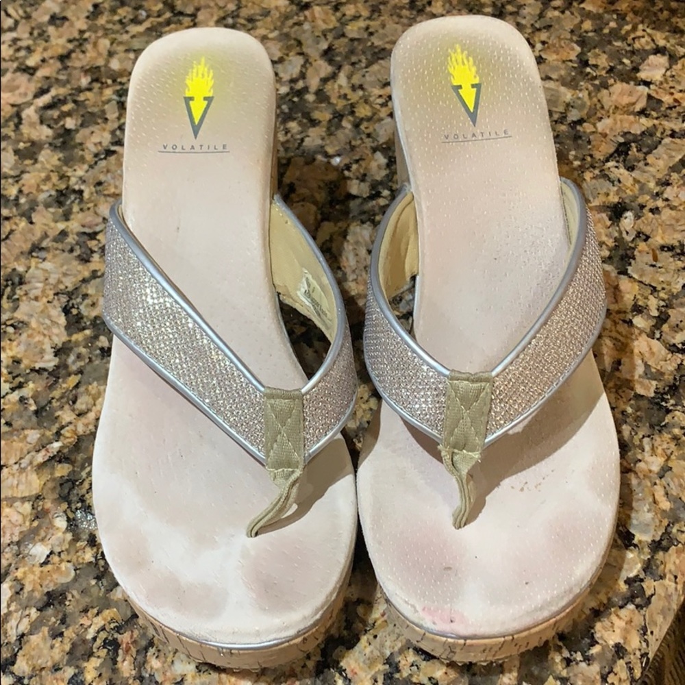 Silver volatile sandals
